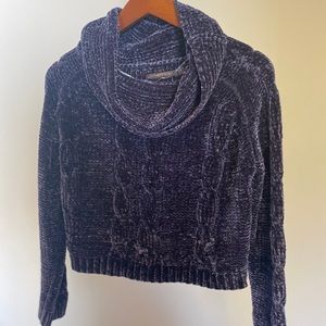 Love at First Sight Cropped Sweater sz S